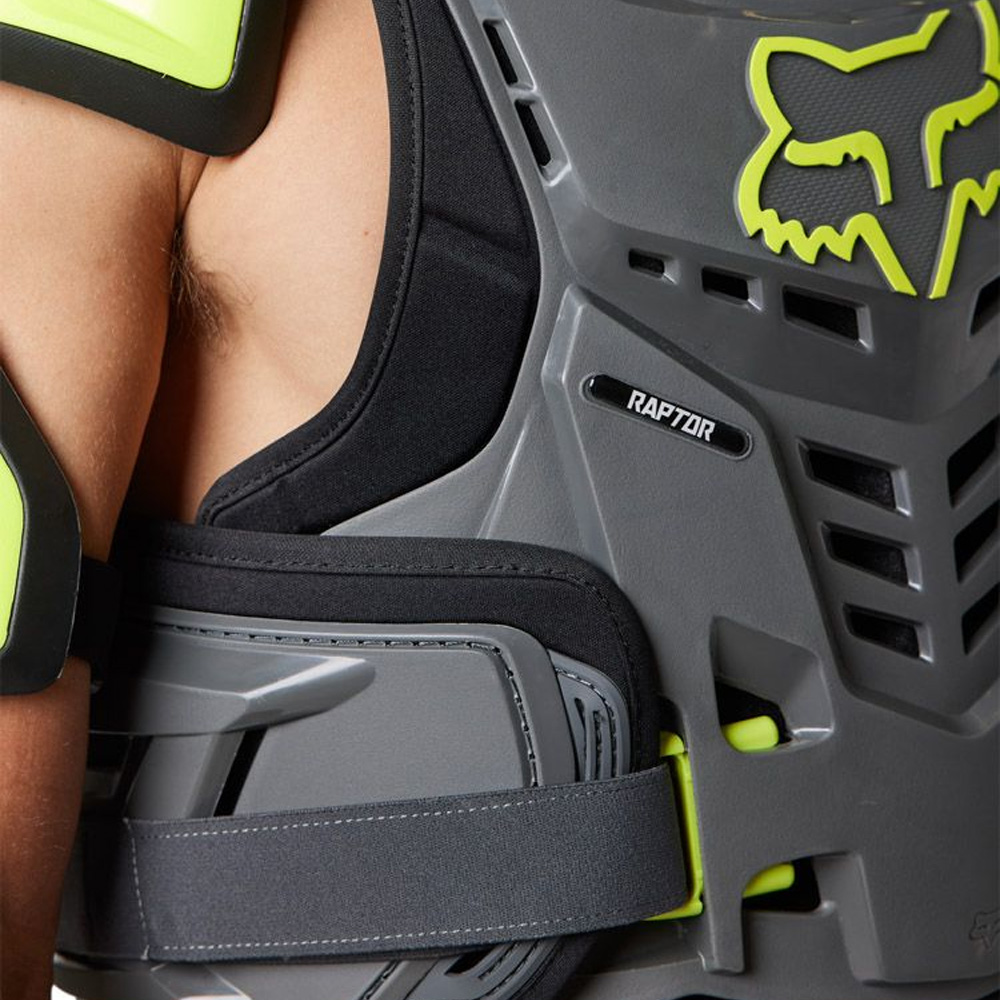 Krunýř - FOX Raptor, Ce 2023 - Dark Shadow | DOOKIE.cz