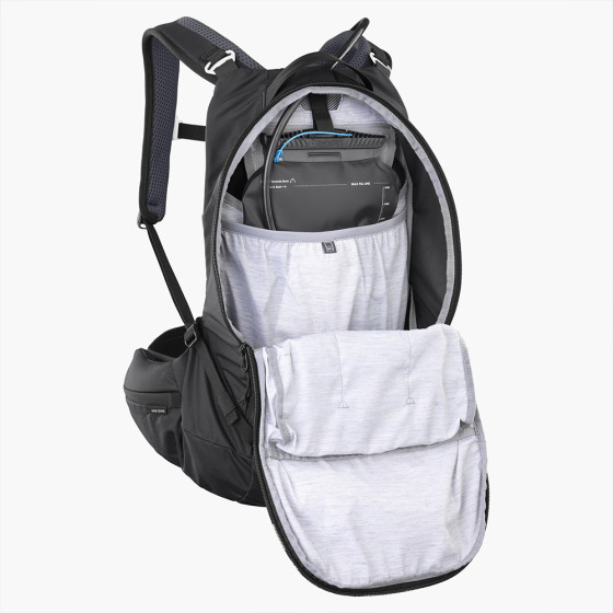 Batoh - EVOC Trail PRO 16l Blackline - černá