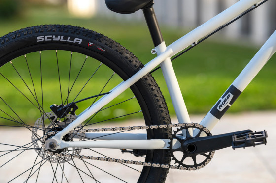 Freestyle MTB kolo - ROCK MACHINE Riff 70s - Matte Grey