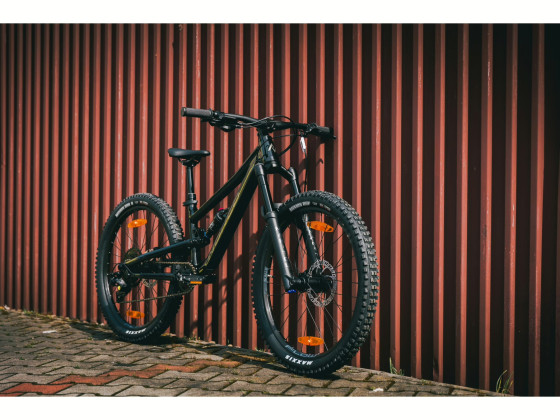 DĚTSKÉ Trail MTB kolo - NORCO Fluid FS 2 24" - Black / Grey