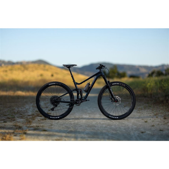 Horské Trail MTB kolo - GIANT Stance 29" 1 2025 - Metallic Black